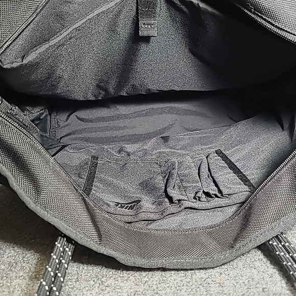 Nike AF-1 Tote Bag Black Winterized Issue Equipment Zip Gym High Viz Bag - Picture 9 of 11